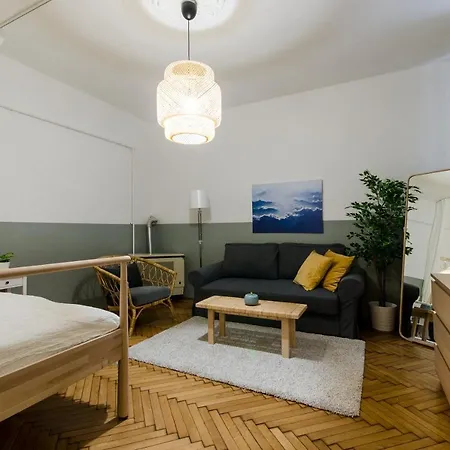 Next To Opera House A26 Апартаменты *