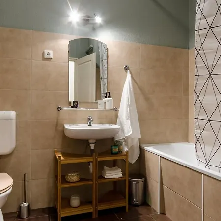 Апартаменты Next To Opera House A26
